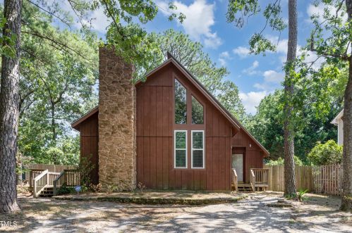 5741 Waters Edge Dr, Fayetteville, NC 28314-1057