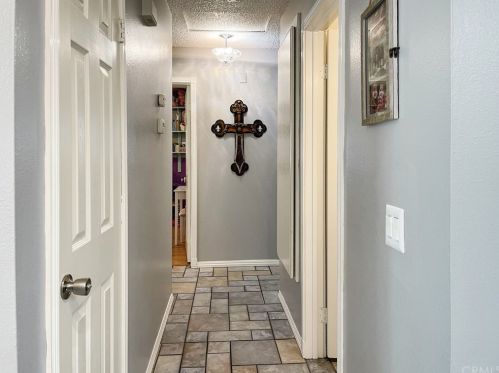 242 White Oak Rd, Lake Elsinore CA  92530-5181 exterior