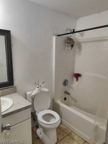 5015 Centennial Blvd, Lehigh Acres FL  33971-7509 exterior