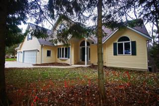 1284 Franklin Dr, Cleveland, WI 53015-1506