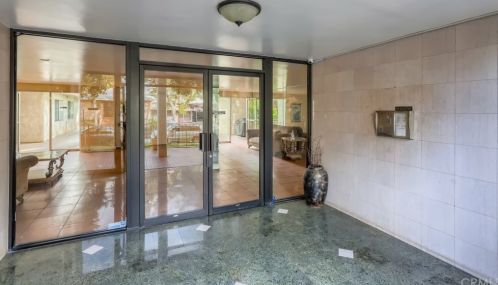 1146 Lexington Dr, Glendale, CA 91206-3844