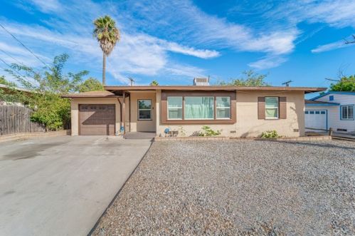 539 Oakdale Ave, Rialto CA  92376-5117 exterior