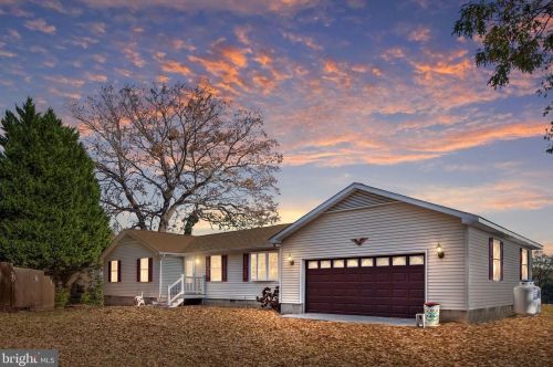 31 Yacht Cir, Montross, VA 22520-4111