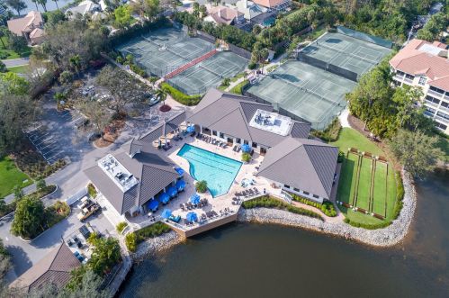 792 Eagle Creek Dr, Naples FL  34113-8004 exterior