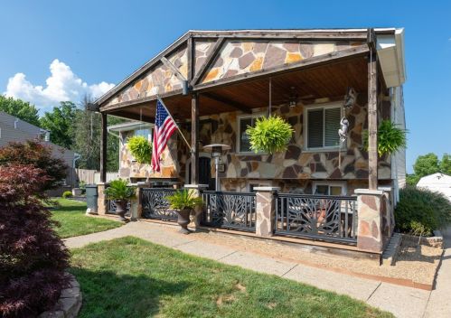 50 Woodhill Dr, Cheswick, PA 15024-9611
