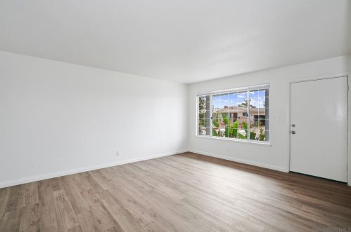 7442 Batista St, San Diego, CA 92111-3523