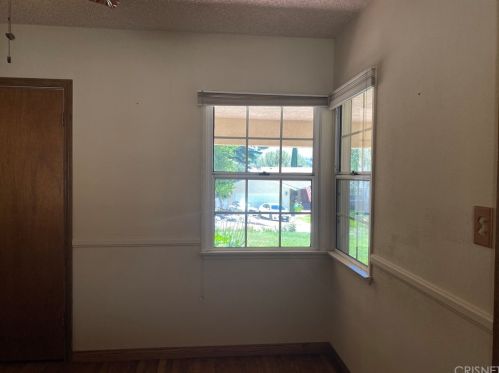24421 Shadeland Dr, Santa Clarita CA  91321-3616 exterior