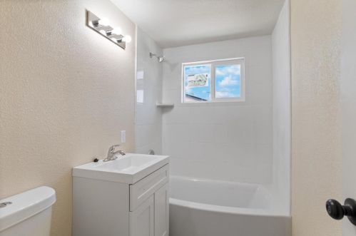 2720 Sparks Way, Modesto CA  95350-1744 exterior