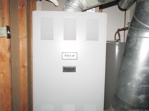 132 Turnbull Rd, New Hartford CT  06057-4136 exterior