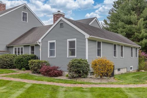 67 Independence Dr, North Windham, CT 06250-1541