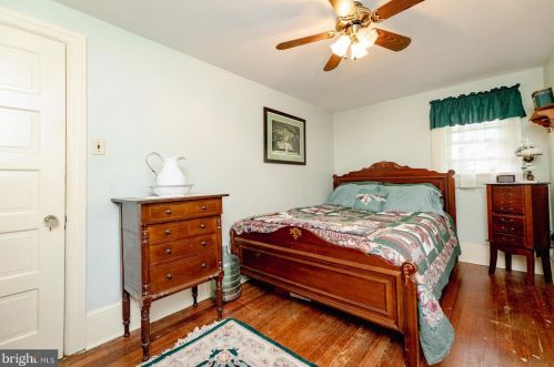 20 Valley Dr, Southampton PA  18966-1347 exterior