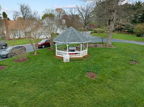 209 Lindley Rd, Greensboro NC  27410-4866 exterior