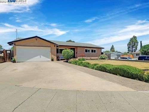 7947 Oxbow Ct, Pleasanton, CA 94568-1828
