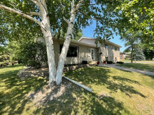 1450 15th St, Willmar MN  56201-2071 exterior
