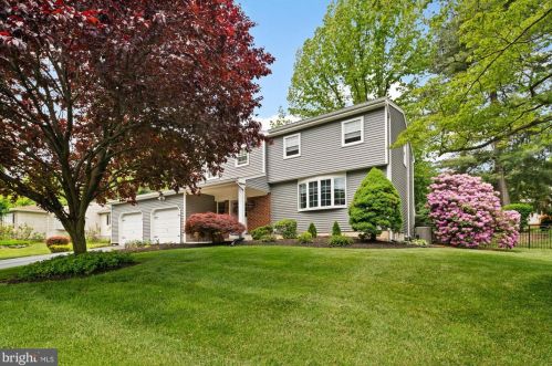 667 Paxson Ave, Trenton, NJ 08619-1140