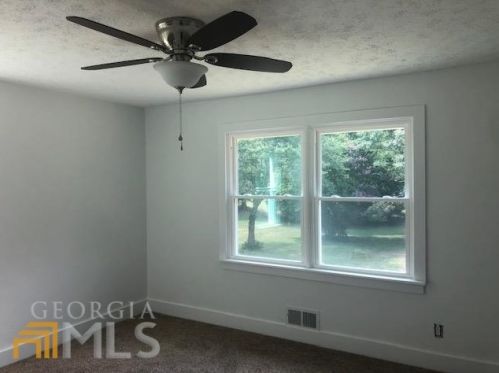 1146 Redwine Rd, Fayetteville GA  30215-2343 exterior