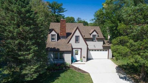 111 Maryland Ave, Waterloo, IA 50701-4129