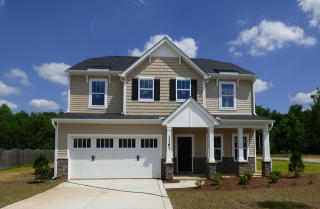 1367 Vandenburg Dr, Fayetteville, NC 28312-7642