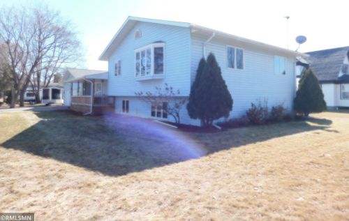 409 3rd Ave, Little Falls, MN 56345-1260