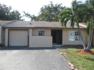 9300 Fern Ln, Hollywood FL  33025-2647 exterior