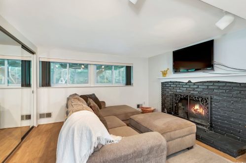 83 Otis Rd, Islip Terrace NY  11752-1907 exterior