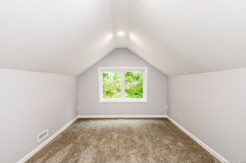 12 Icehouse Rd, Norwich CT  06351-3207 exterior