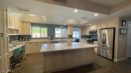 1571 Oakland St, Chandler, AZ 85225-5275