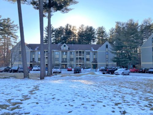 5 Bartemus Trl, Nashua NH  03063-7624 exterior