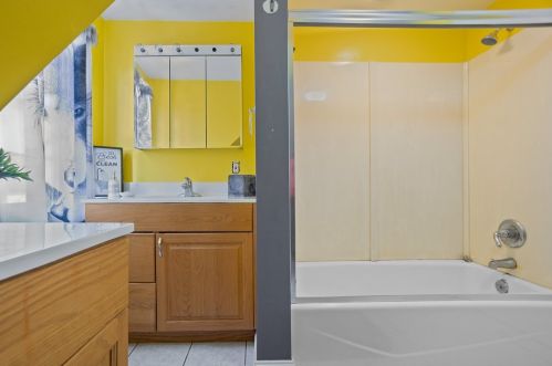 124 Larkspur St, Whitaker PA  15120-2205 exterior