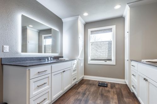 4494 121, Milwaukee WI 53228-4409 exterior