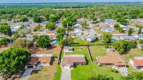 522 Coleman Dr, Winter Haven, FL 33884-2558