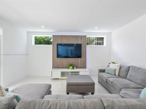 3761 144th Ave, Hollywood FL  33027-3785 exterior