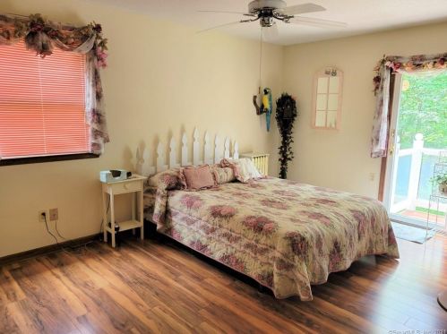 17 Overlook Dr, Plainville CT  06062-1512 exterior