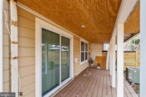 14688 Pinon Ct, Woodbridge VA  22191-3130 exterior