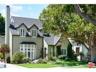 10575 Bradbury Rd, Los Angeles, CA 90064-3345