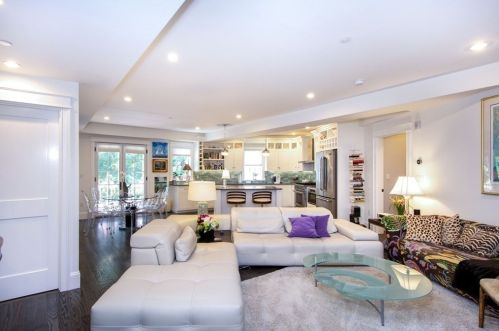 3 Brook St, Cohasset, MA 02025-1826