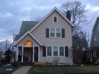 82 Lathrop St, Wilkes Barre, PA 18704-4811