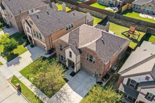 2400 Fountain Gate Dr, Oak Point, TX 75068-6030