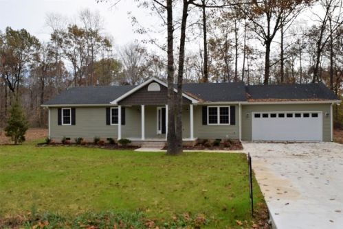 140 Howard Carr Rd, Manchester, TN 37355-6488