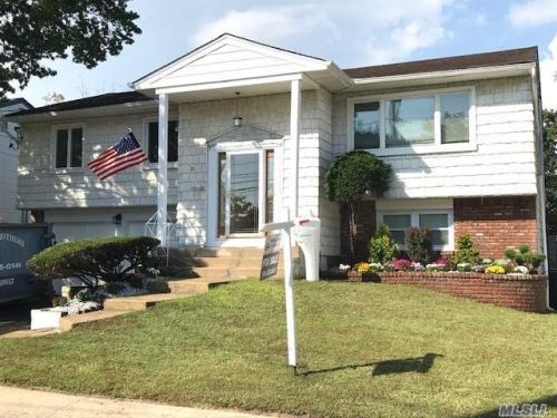 76 Centre St, Woodsburgh, NY 11598-1305