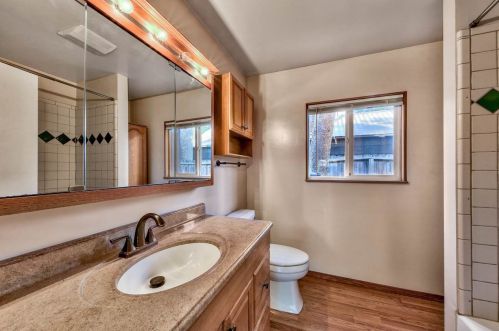 10136 Sierra Ave, Truckee CA  96161-4828 exterior