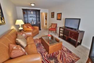 5939 Friendly Ave, Greensboro NC  27410-3330 exterior