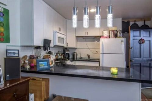 3721 Riviera Dr, San Diego CA 92109-6647 exterior