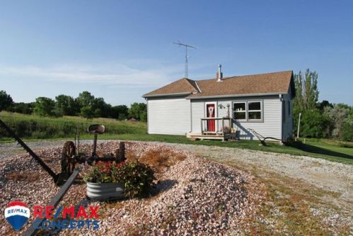 7801 Saltillo Rd, Martell, NE 68404-5141