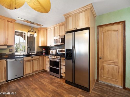 792 Wishard Ave, Simi Valley CA  93065-5676 exterior