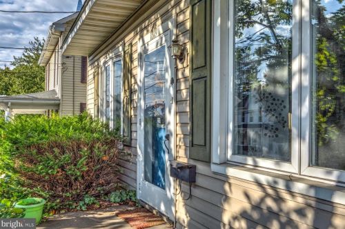 1319 Main St, Ephrata, PA 17522-1313