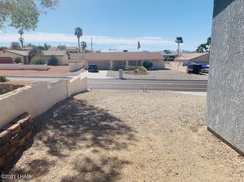 3829 Chesapeake Blvd, Lake Havasu City AZ  86406-4262 exterior