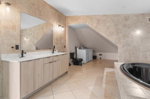 4150 Dingman Dr, Sanibel FL 33957-5107 exterior