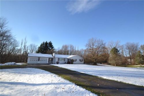 5885 Townline Rd, Williamson, NY 14589-9308
