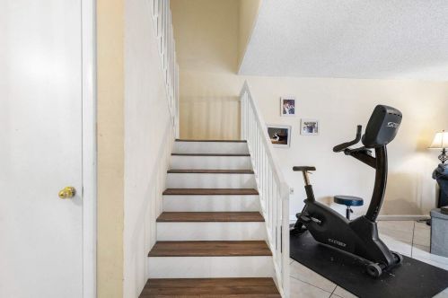 3228 32 Way, West Palm Beach FL  33407-6747 exterior